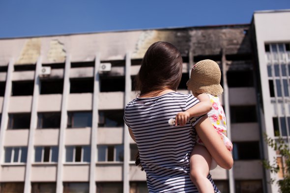 Чимало батьків з маленькими дітьми стали живими свідками звірств росіян у Маріуполі