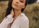 Антоніна Хижняк влаштувала фотосесію на природі