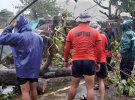 Руйнівний тайфун залишив без домівок тисячі людей 