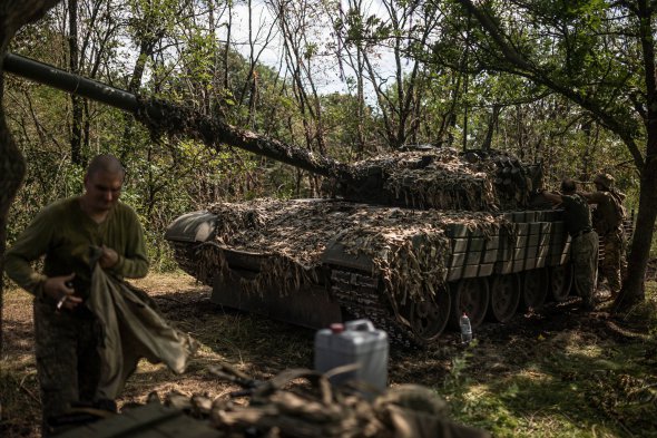 Украинские военные на фронте возле Бахмута 