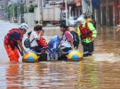 Китайські ЗМІ показали фото наслідків негоди