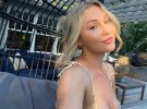 Тейлор Рейнольдс рассказала, как увеличила грудь с помощью пчелиной пыльцы