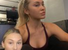 Тейлор Рейнольдс рассказала, как увеличила грудь с помощью пчелиной пыльцы