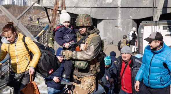 Порошенки провідали в госпіталі бійця, який у перші дні вторгнення під Києвом збив «Іглою» російський літак