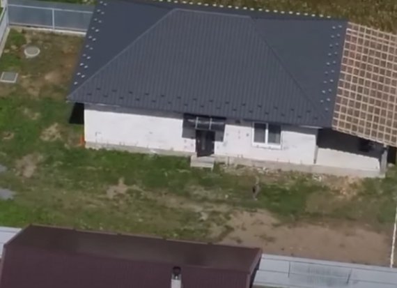 В Закарпатской области начальник одного из подразделений районного ТЦК использовал военнослужащих для строительства собственного дома. Правоохранители нашли у чиновника российскую символику.
