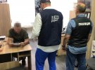 В Закарпатской области начальник одного из подразделений районного ТЦК использовал военнослужащих для строительства собственного дома. Правоохранители нашли у чиновника российскую символику.