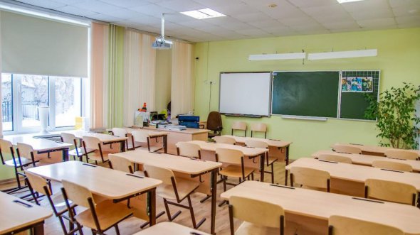 Сборы с родителей на ремонт класса и школы – это классика добровольных пожертвований родителей. Они все еще продолжаются