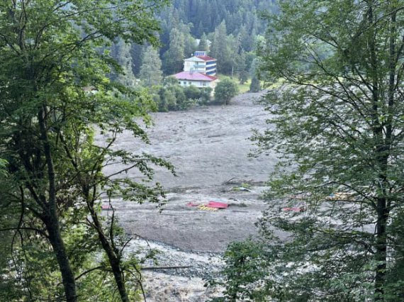 В Грузии произошел оползень в районе курортного поселка Шови