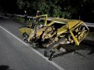В Закарпатье пьяный водитель сбил пешеходов и влетел в авто