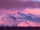 Украинские ученые сняли невероятный ландшафт Антарктиды в цветах Барби