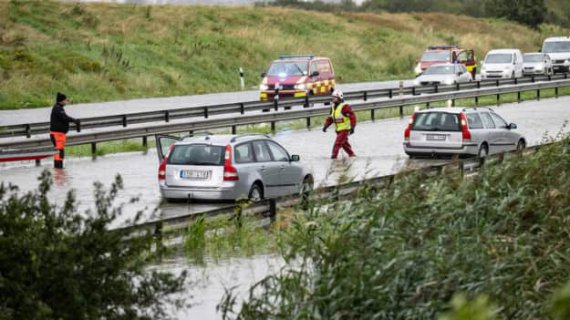 На півдні Швеції та Норвегії через шторм Ганс скасовують поїзди і пороми