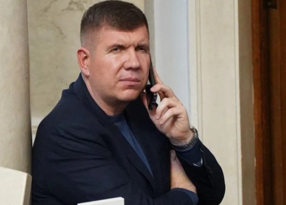Александр Гунько попал в Верховную Раду на довыборах в 208-м округе в Черниговской области. Баллотировался от партии "Слуга народа".