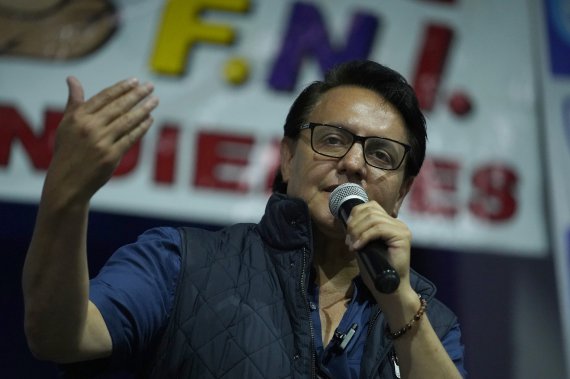 В Еквадорі вбили кандидата у президенти під час передвиборного мітингу 