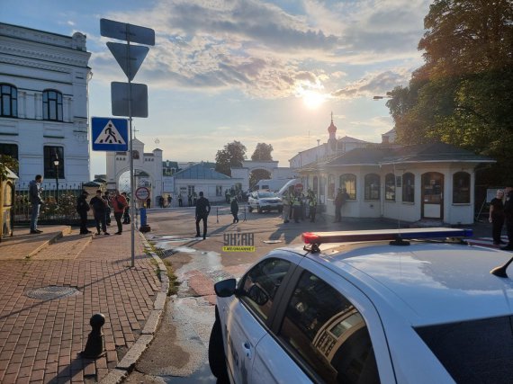 В Киеве ограничили доступ посетителей на территорию лавры