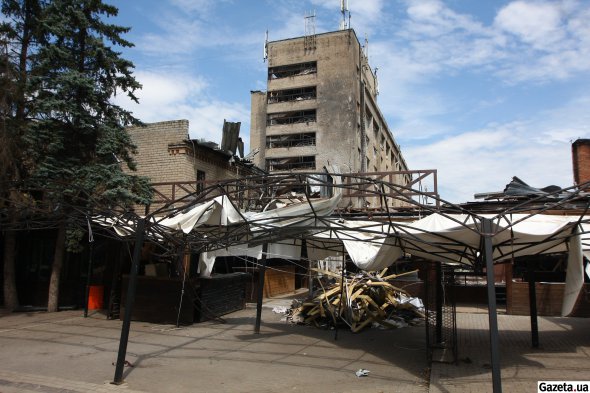 Пиццерия в центре города разрушена, повреждены многоквартирные дома рядом