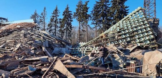 Стадіон імені Гагаріна в Чернігові був зруйнований російським бомбардуванням у ніч на 11 березня 2022 року