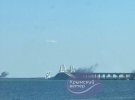 Над Крымским мостом возвышается густой дым