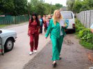 На фестиваль борщу приїхали волонтерки із Лубен. Організатор заходу Олена Щербань запросила їх як офіційний фонд для зібрання благодійних пожертв на потреби ЗСУ
