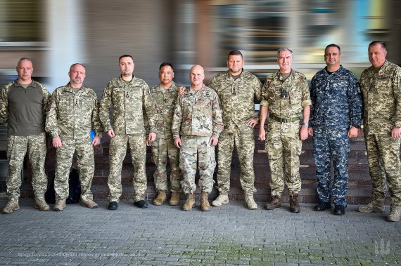 Состоялась встреча высшего военного командования Украины с представителями Соединенных Штатов Америки и Великобритании