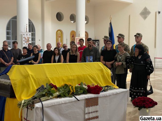 Андрія Пільщикова з позивним «Джус» сьогодні проводять в останню путь. З пілотом прощаються у Патріаршому соборі Воскресіння Христового УГКЦ