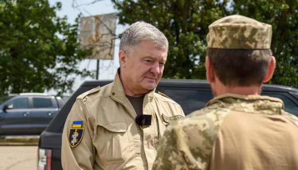 Порошенко: там, де були збудовані лінії фортифікаційних споруд, ворог за 9 років не просунувся