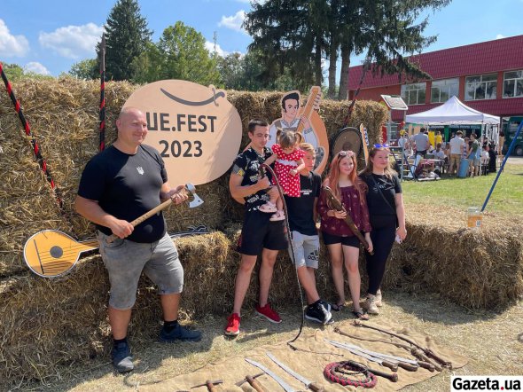 На "Ше.Fest" було чимало фотозон біля яких охоче фотографувалися відвідувачі