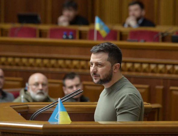 Декларації щороку повинні подавати, зокрема, центральних органів виконавчої влади. В тому числі, президент та народні депутати