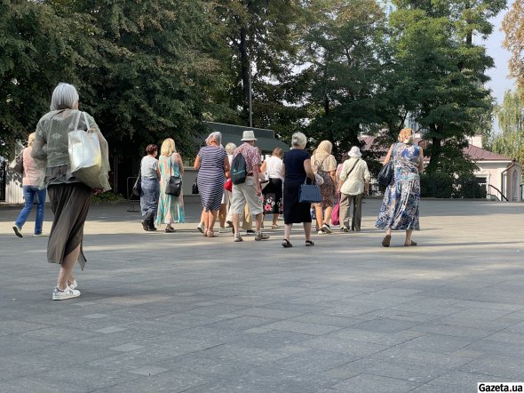 За часів радянської окупації України, чернеча садиба значно зменшилася: її потіснили багатоповерхові будинки, побудовані на колись великій території монастиря