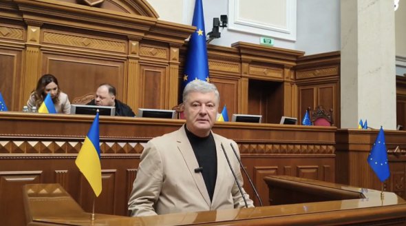 Порошенко закликає ухвалити закон про спрощене отримання УБД і не змішувати це питання з реєстрами під вибори