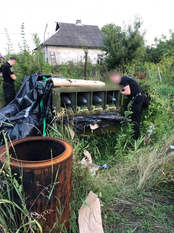 В Киевской области разоблачили двух мужчин, хранивших оставленный оккупантами зенитно-ракетный комплекс "ТОР" и боеприпасы к нему