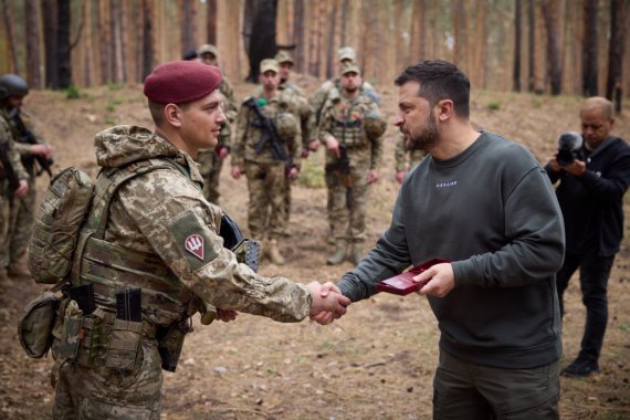 Президент Володимир Зеленський зустрівся із військовими
