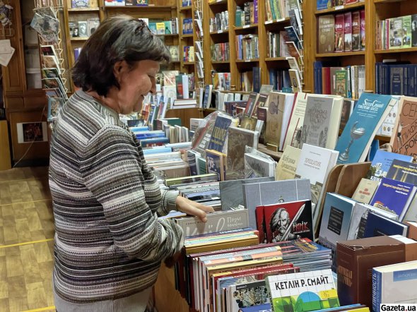 Татьяна мечтает сохранить книжный магазин, ведь это уникальный памятник культуры