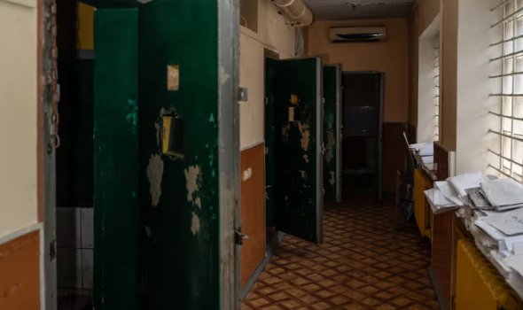 Камери Балаклійського відділку поліції, які російські військові використовували для утримання і тортур десятків мирних жителів