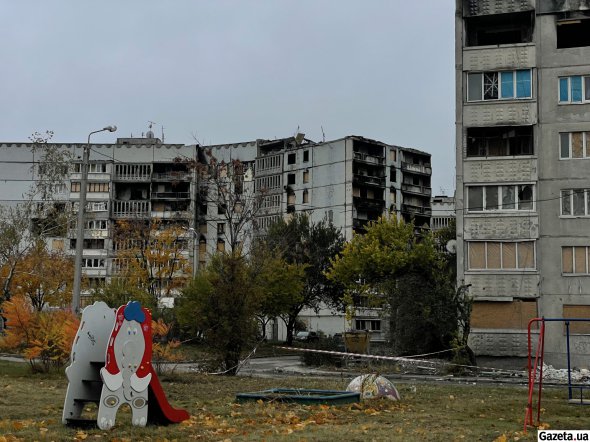 Коли на Салтівку не доїжджали волонтери, люди готували їжу на вогні