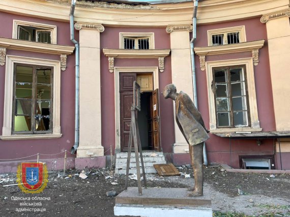 Начальник Одесской областной военной администрации Олег Кипер показал фото Одесского национального художественного музея после российского ночного обстрела