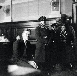 Оунівець Микола Лемик сидить на суді проти нього. Львів, 1932 рік