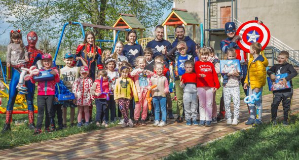 «Клуб» об’єднав одразу три проєкти: «IT Kids», «Сила у знаннях» та «Сильніші разом»