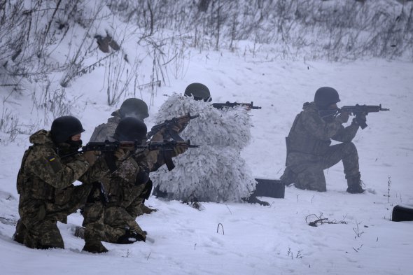 Члени проукраїнського російського Сибірського батальйону навчаються біля Києва, 13 грудня 