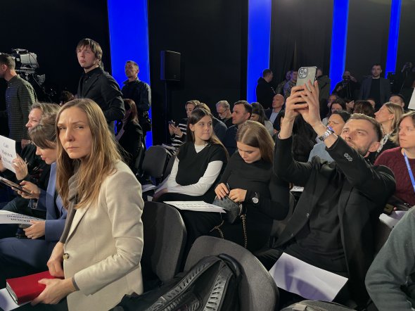На пресс-конференцию пришли представители украинских и зарубежных СМИ