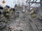 Рятувальники працюють на місцях розбору завалів