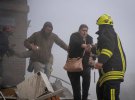 Рятувальники працюють на місцях розбору завалів