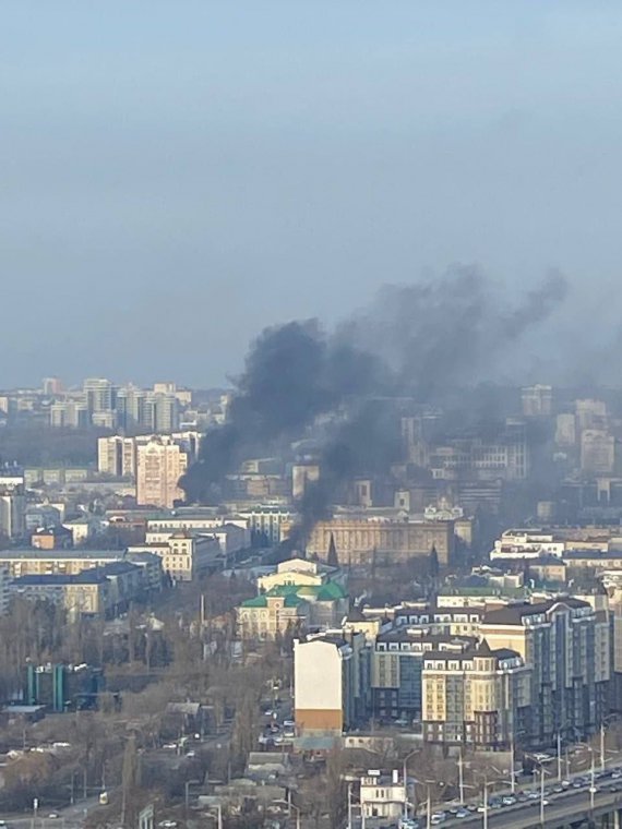 У Бєлгороді лунали вибухи, після ударів російської ППО у центрі міста впали уламки, повідомили ЗМІ