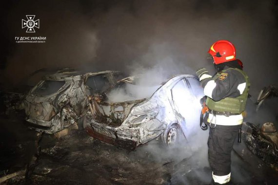 В Днепре вражеский дрон повредил жилой дом