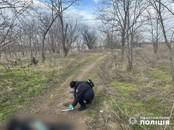 В Одесской области 14-летняя школьница убила ножом подругу, а затем подожгла ее тело. Злоумышленницу задержали
