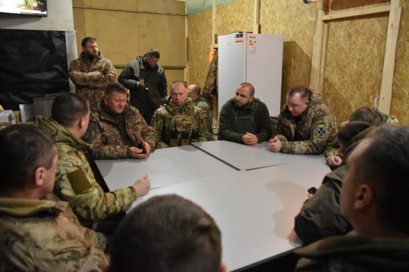 Командующий Сухопутными войсками ВСУ Александр Сырский ознакомил с ситуацией вокруг Купянска