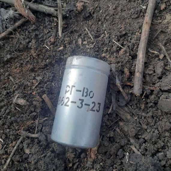 Сухопутні війська ЗСУ показали вибухові пристрої і гранати російських окупантів з хімічними речовинами