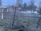 Обвалення фасадної стіни багатоповерхівки у Харкові після обстрілу