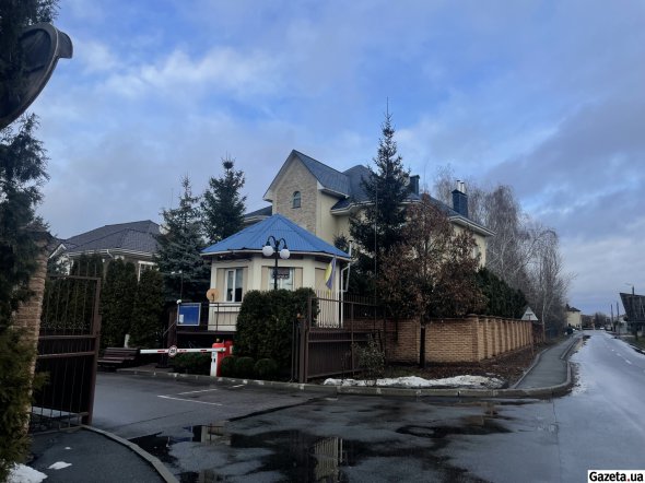 Комплекс "Золоті ворота" один із найелітніших у Козині