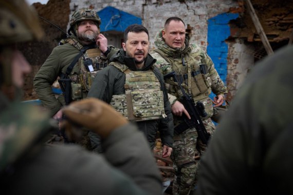 Президент Володимир Зеленський відвідав розташування 65-ї окремої механізованої бригади.