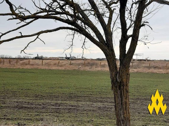 Підпільники розвідали аеродром Єйська